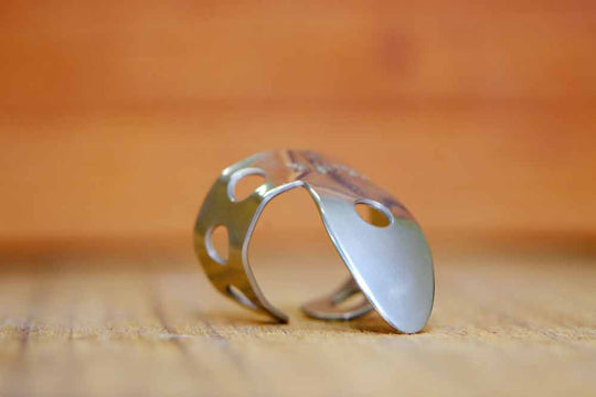 ProPik Heritage Fingerpick lying down