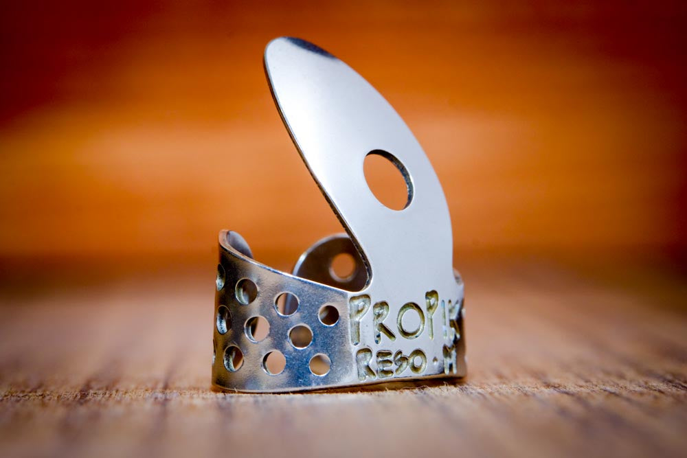 ProPik Resonator Fingerpick medium front
