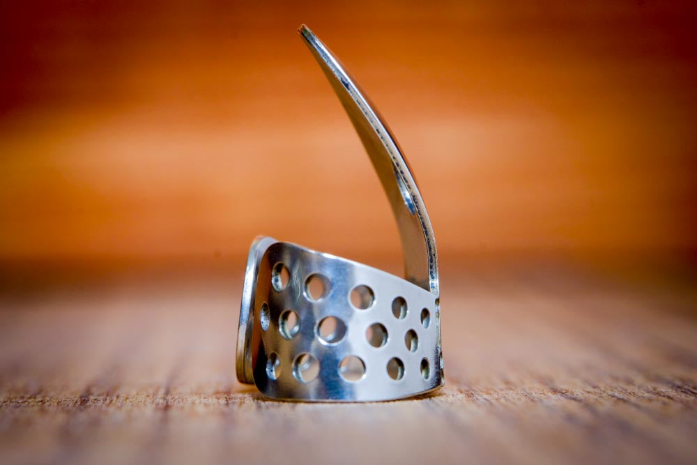 ProPik Resonator Fingerpick medium side