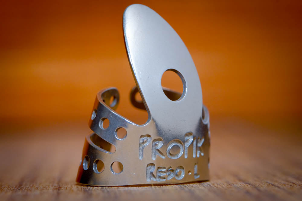 ProPik Resonator Fingerpick large split wrap front